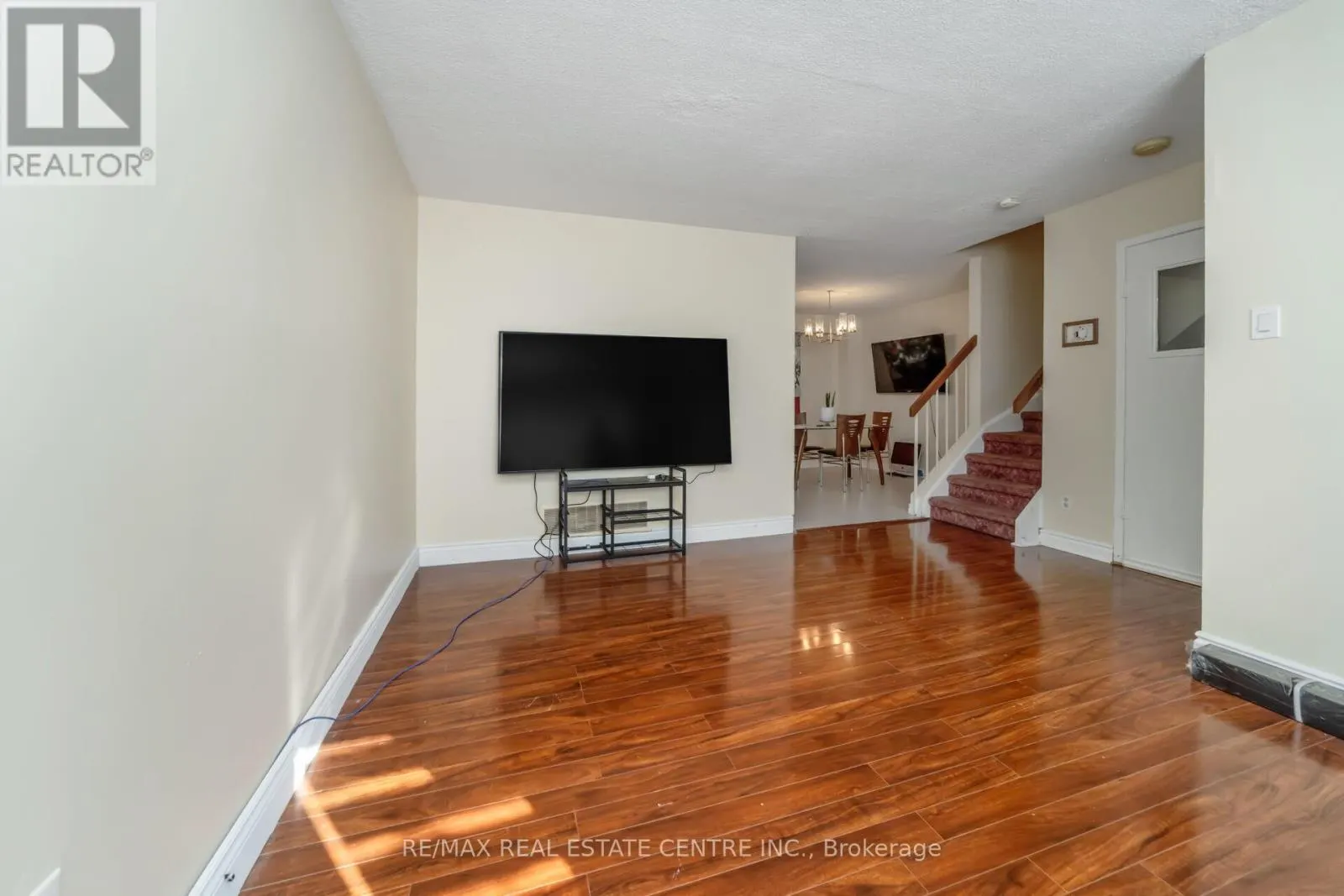 10 FANSHAWE DRIVE