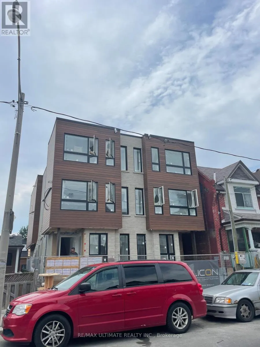 #APT 1 - 19 LAPPIN AVENUE