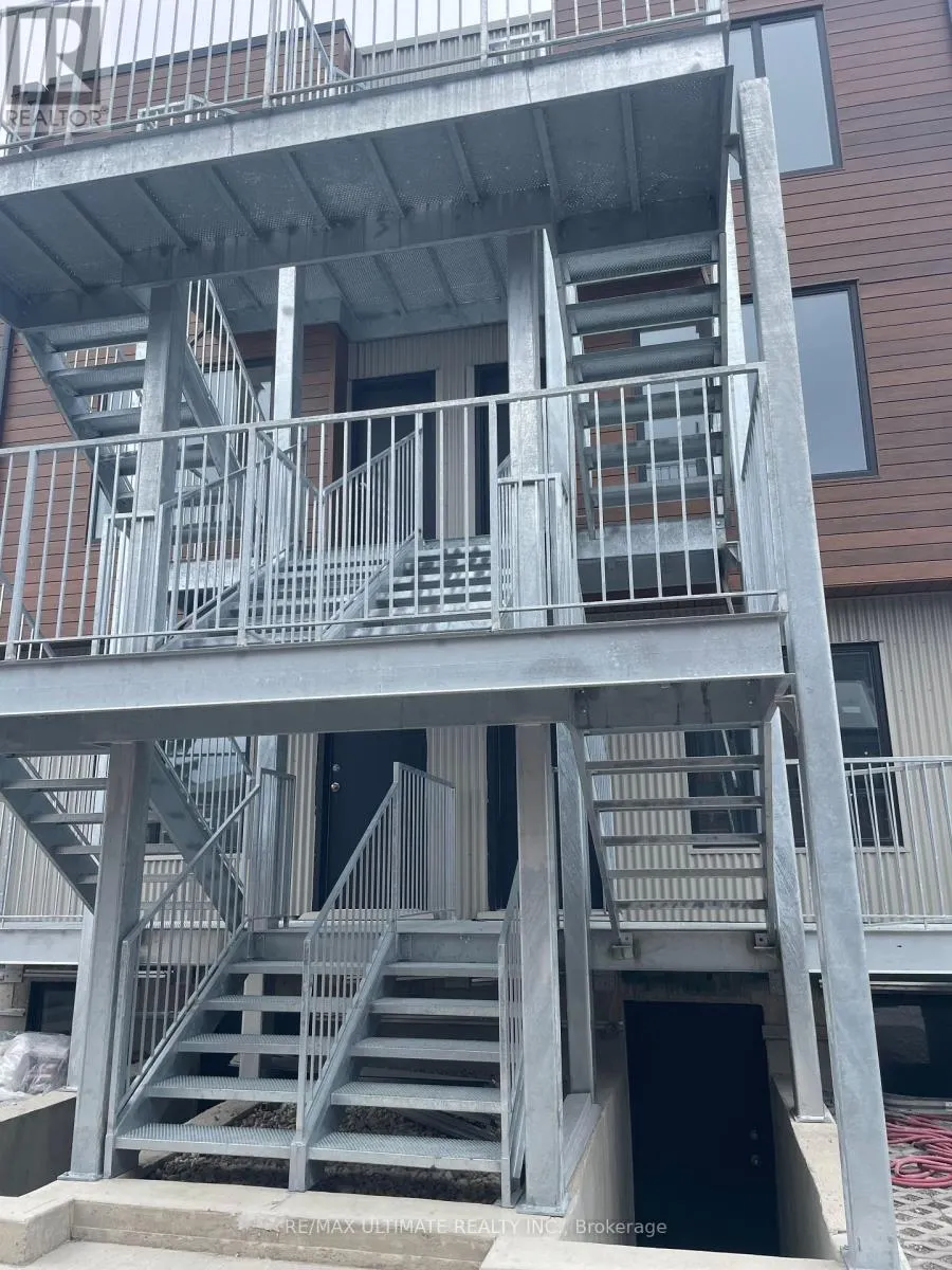 #APT 1 - 19 LAPPIN AVENUE