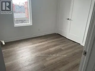 #APT 1 - 19 LAPPIN AVENUE