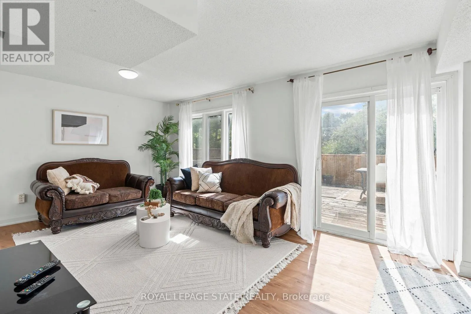 20 - 5090 FAIRVIEW STREET