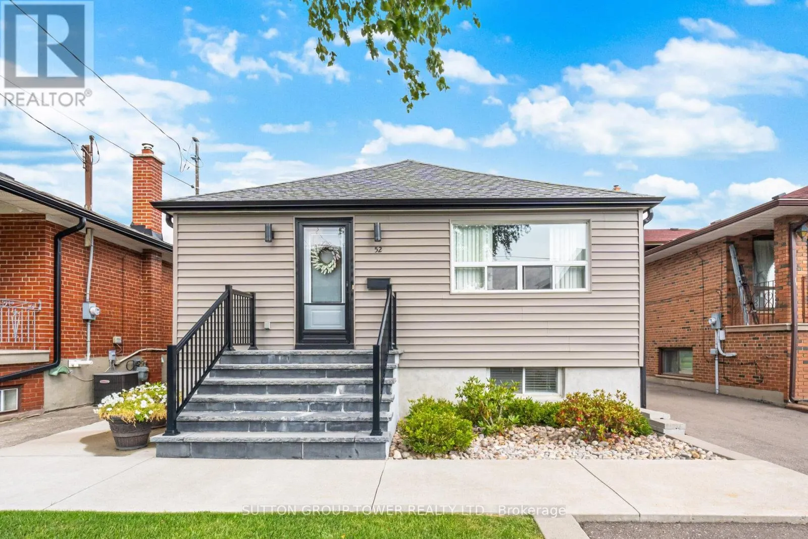 52 PLEWES ROAD