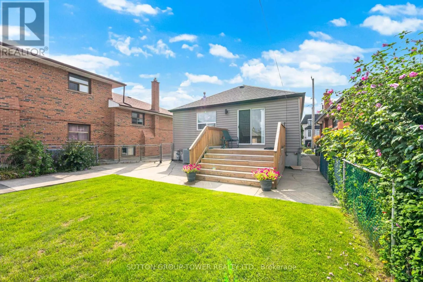 52 PLEWES ROAD