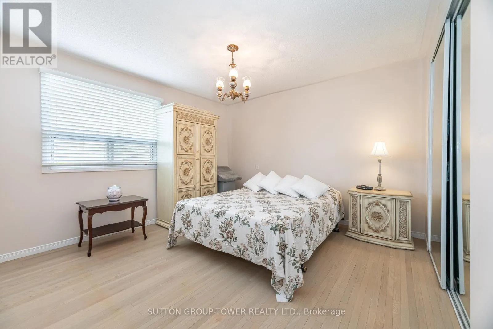 52 PLEWES ROAD