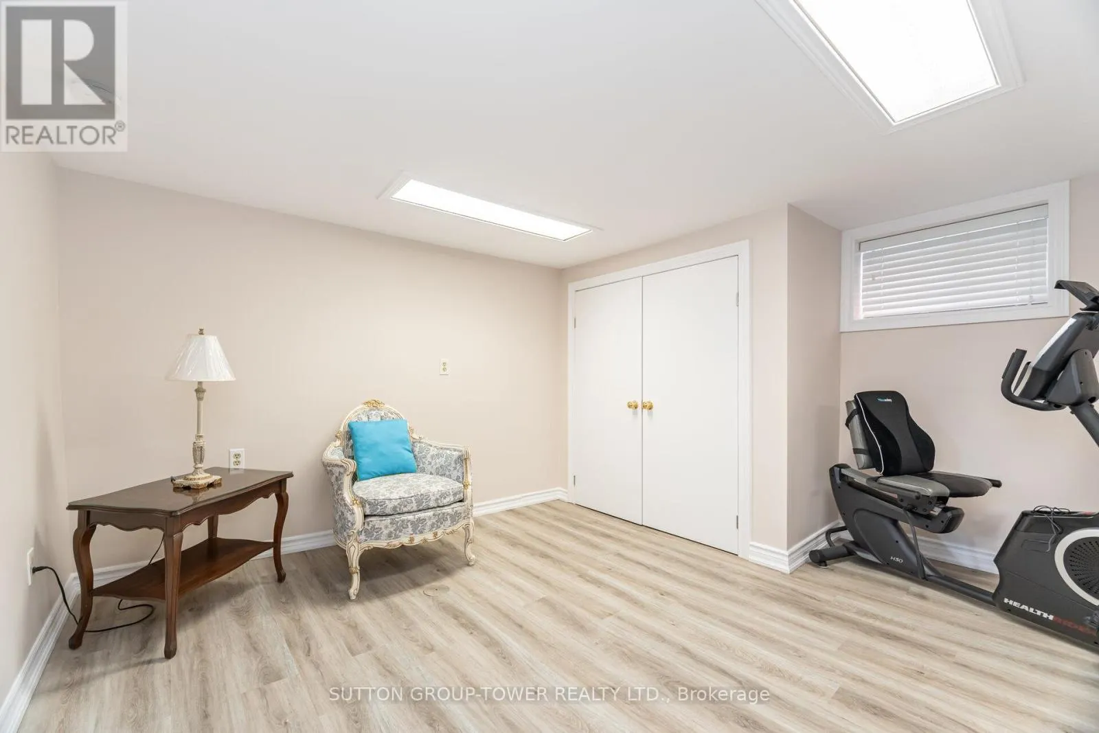 52 PLEWES ROAD