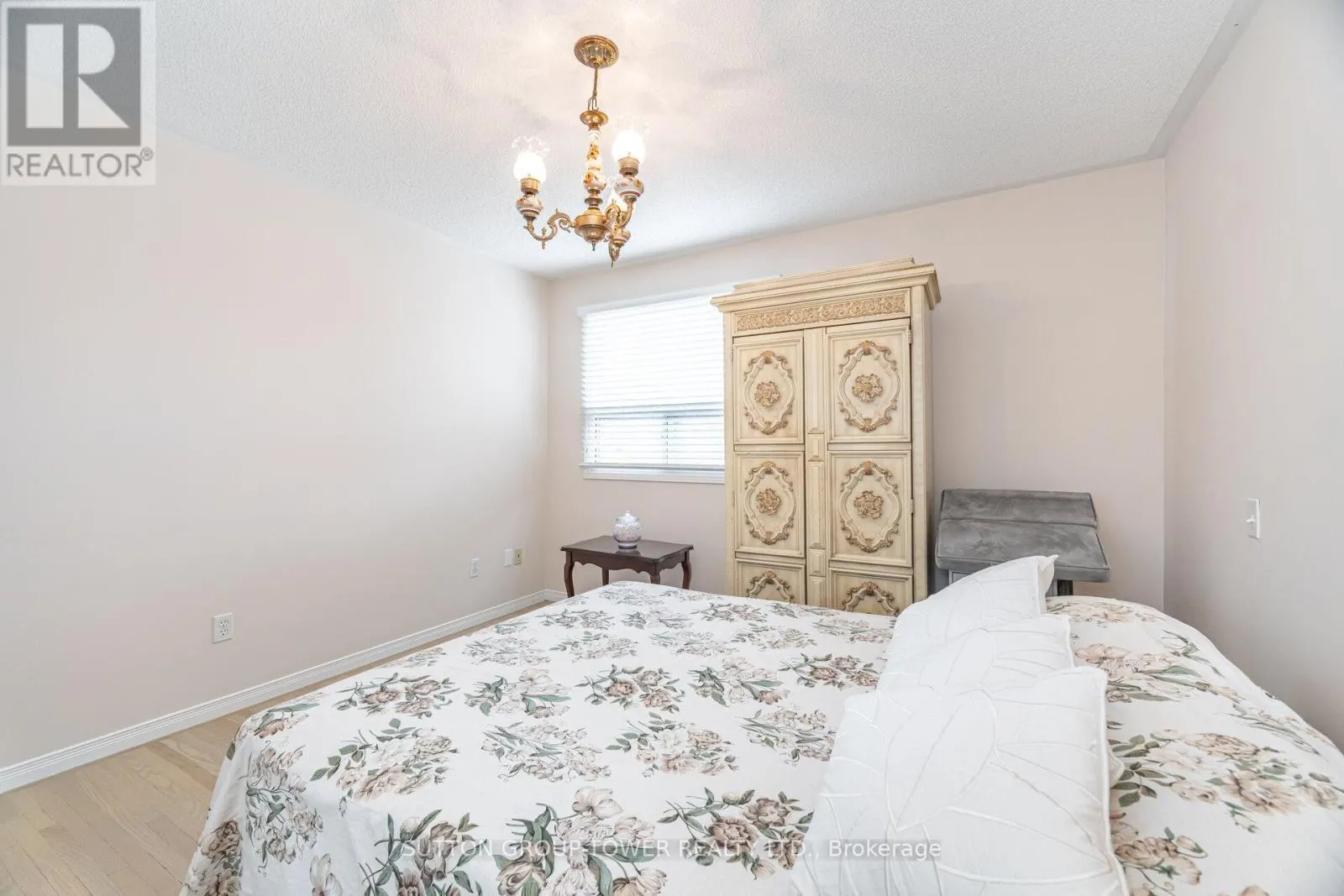 52 PLEWES ROAD