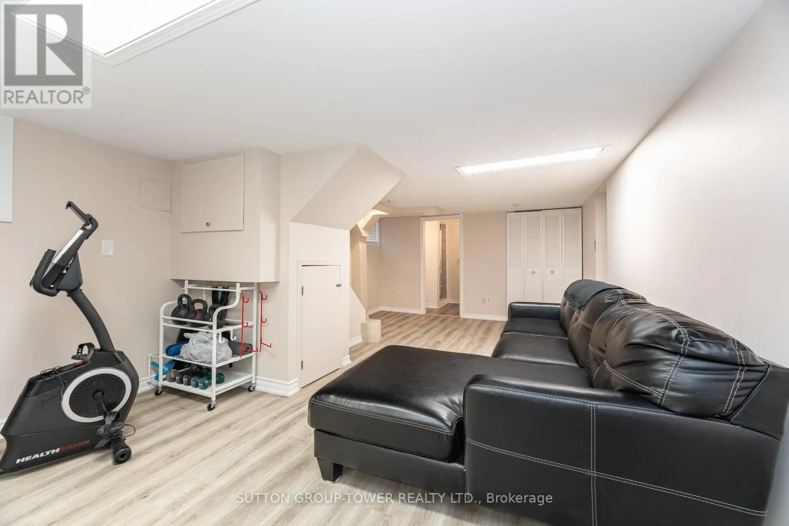 52 PLEWES ROAD