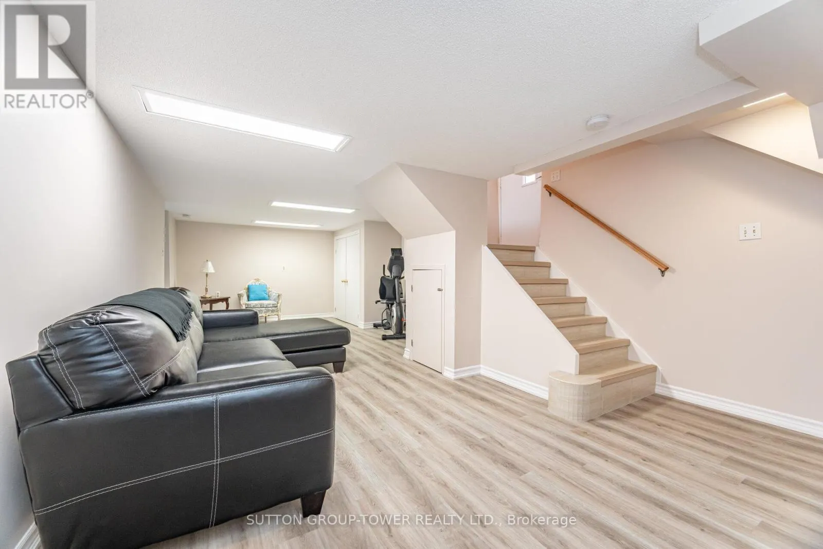 52 PLEWES ROAD