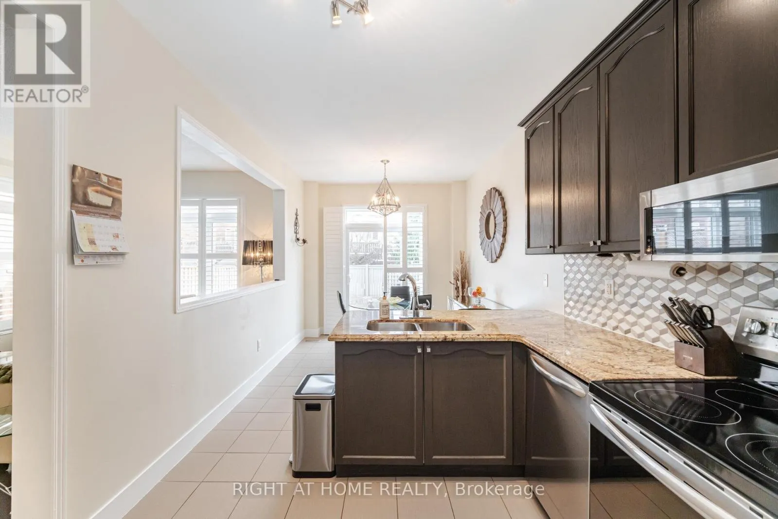 14 DUFFEL CRESCENT
