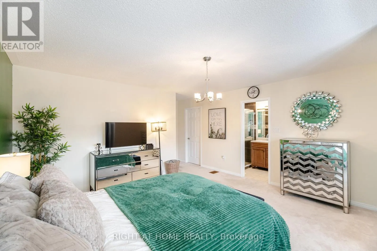 14 DUFFEL CRESCENT