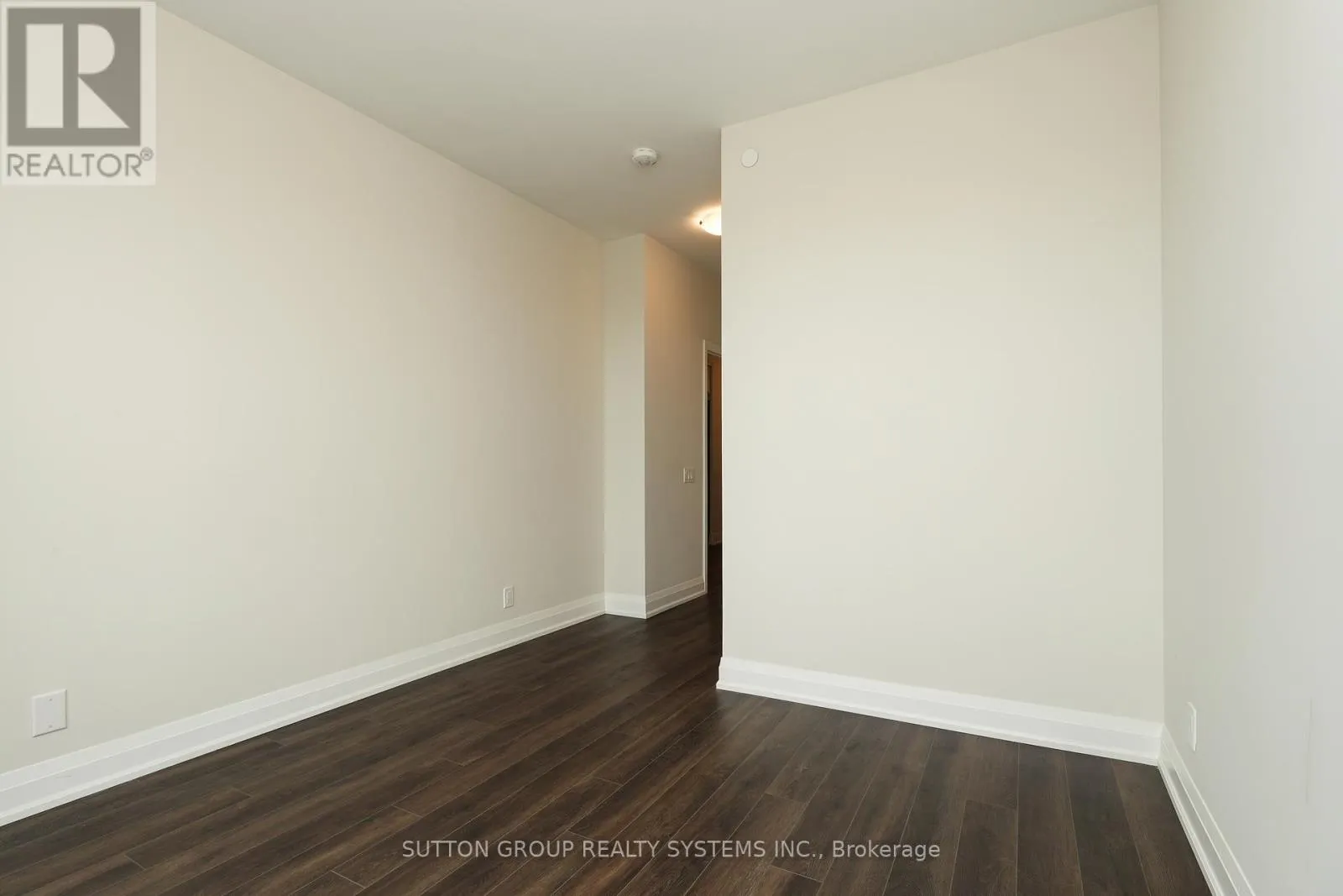 1801 - 15 LYNCH STREET