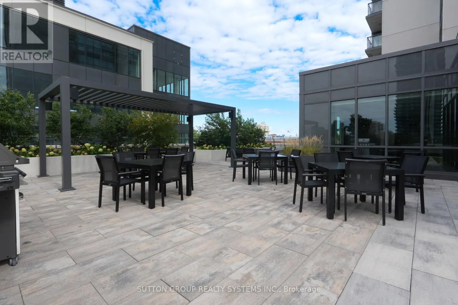 1801 - 15 LYNCH STREET