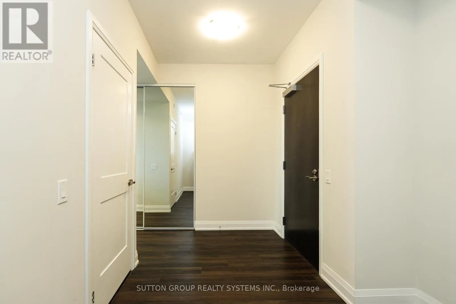 1801 - 15 LYNCH STREET
