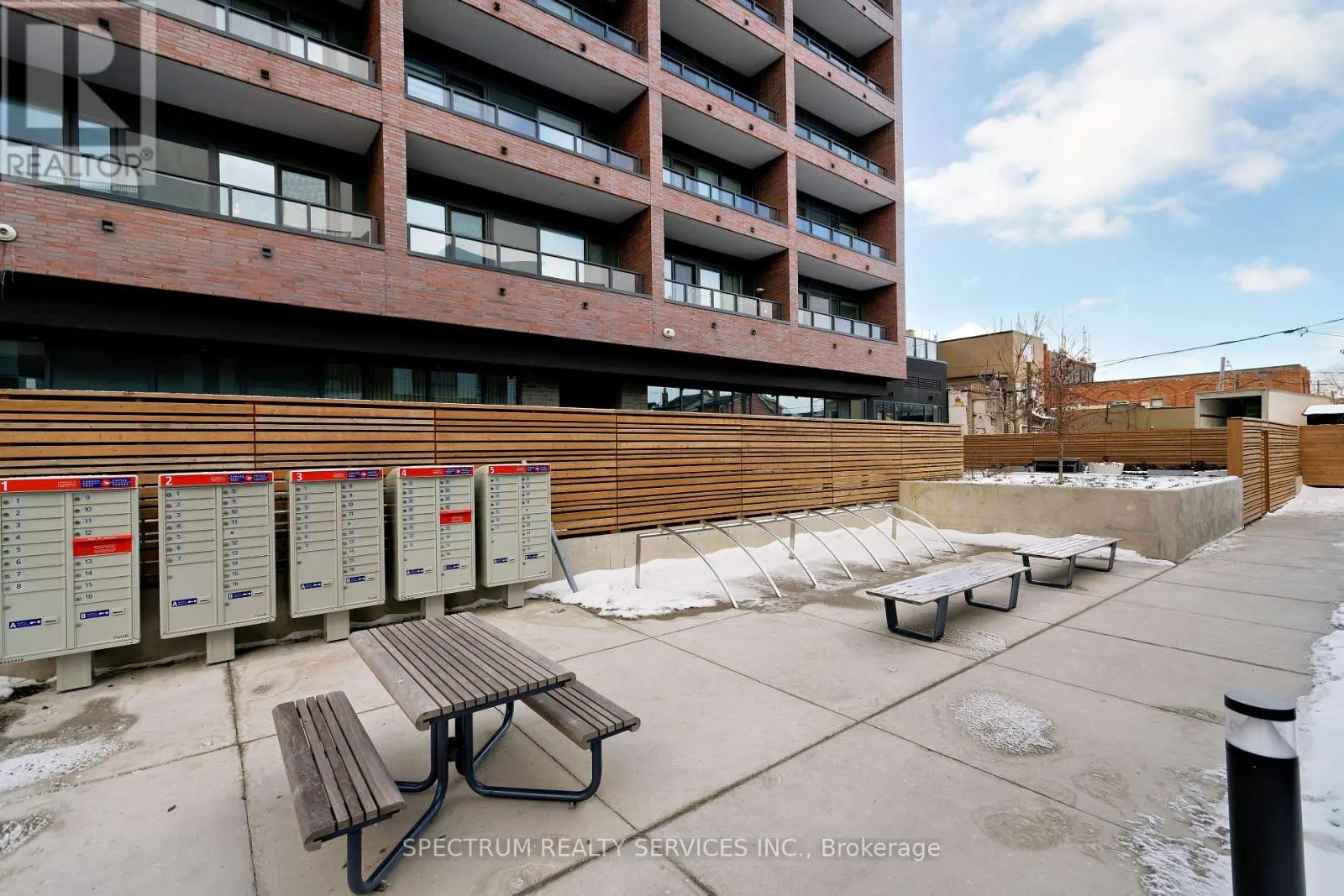 215 - 1808 ST. CLAIR AVENUE W