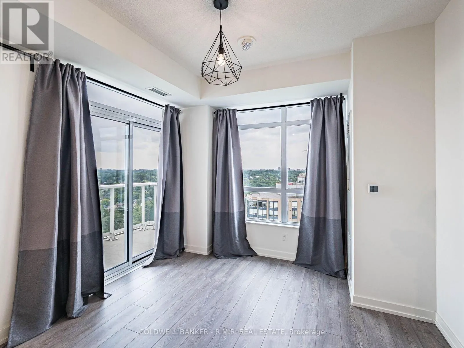 2106 - 10 WILBY CRESCENT, #2106