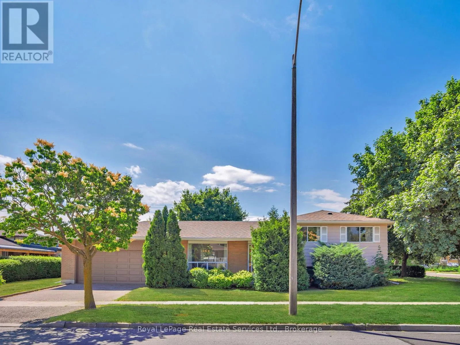 1 MOSSWOOD LANE