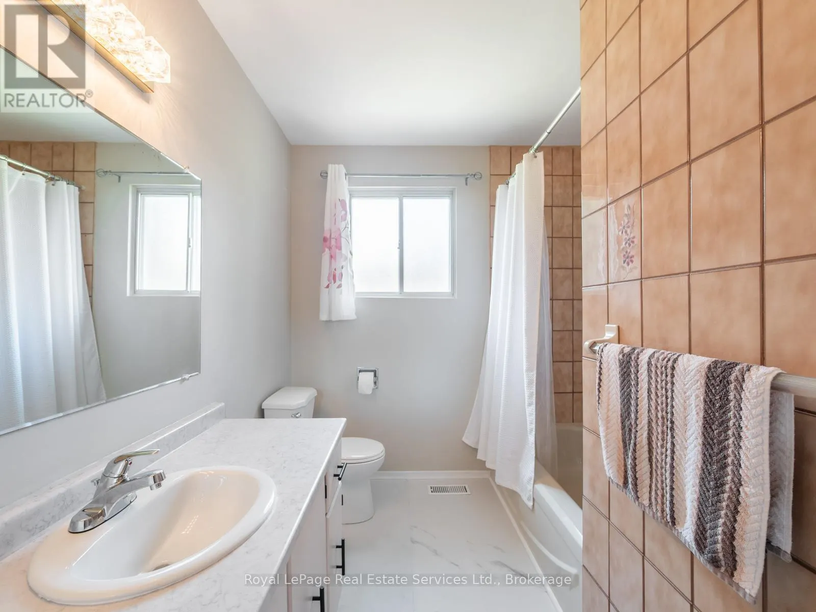 1 MOSSWOOD LANE