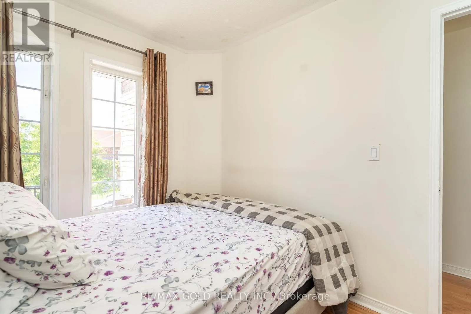 32 RUBYSILVER DRIVE