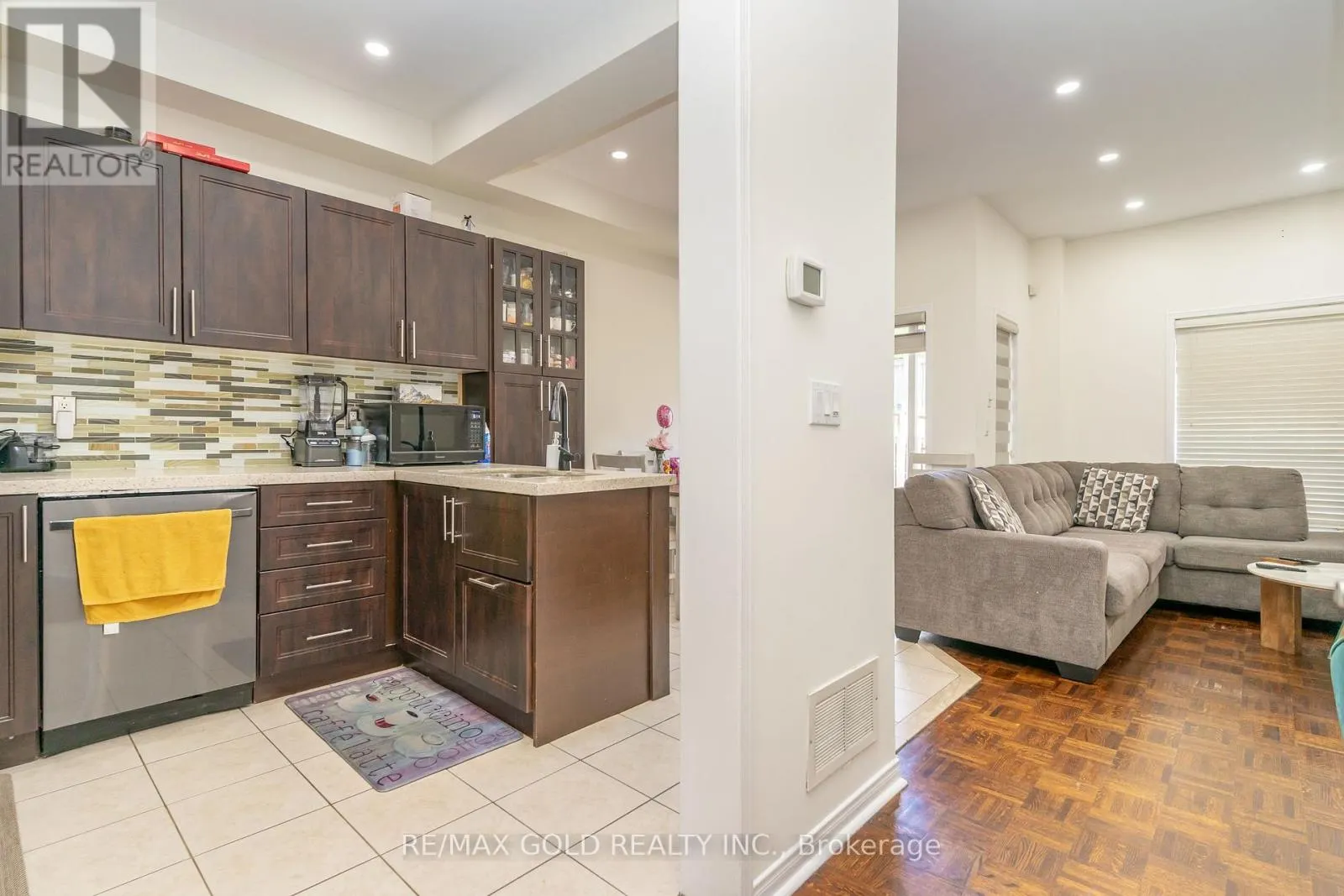 32 RUBYSILVER DRIVE