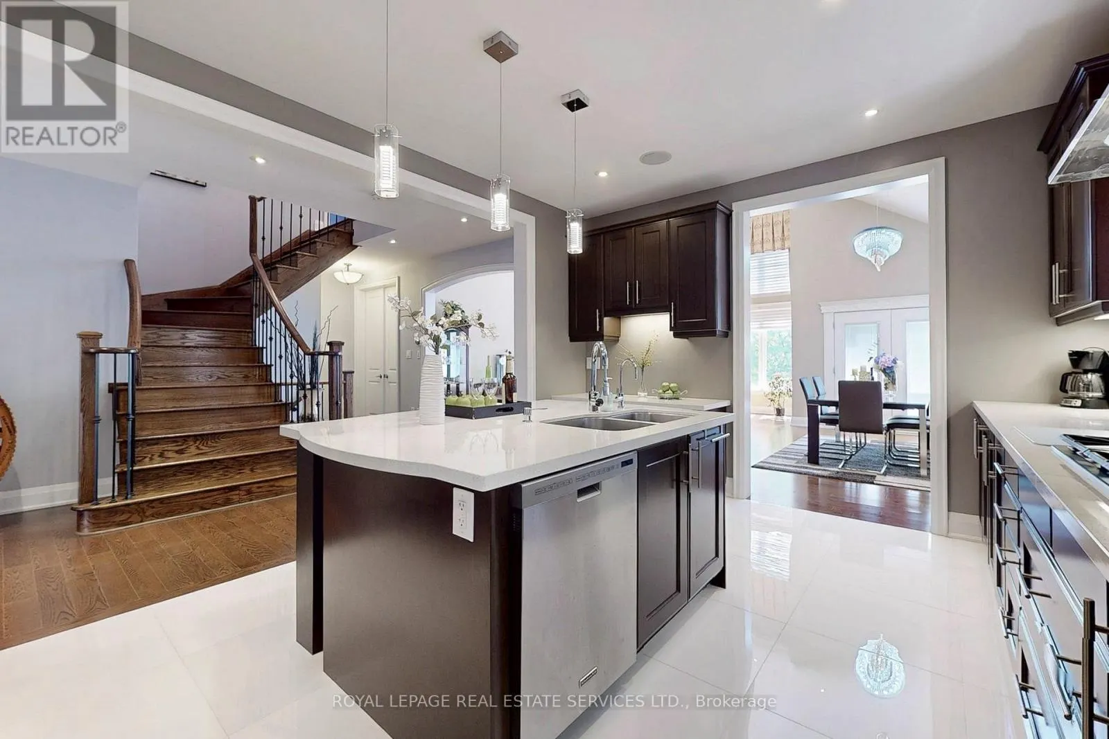 149 COASTLINE DRIVE