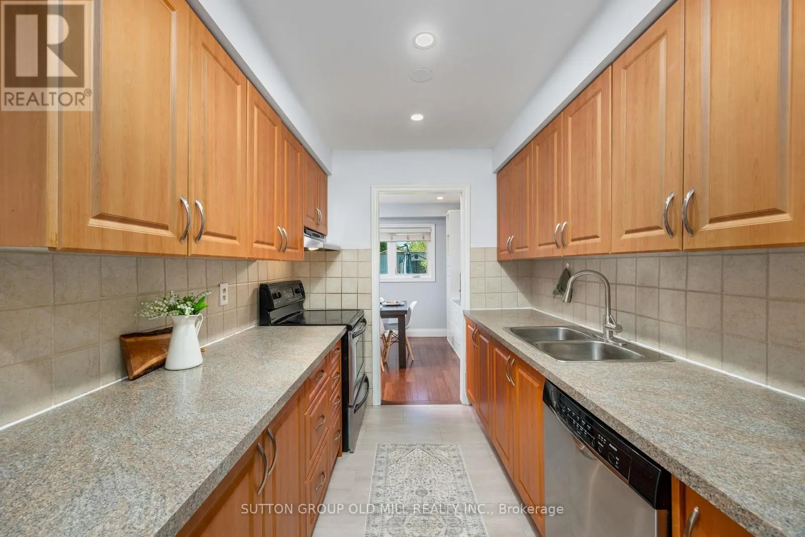 4336 LEE DRIVE