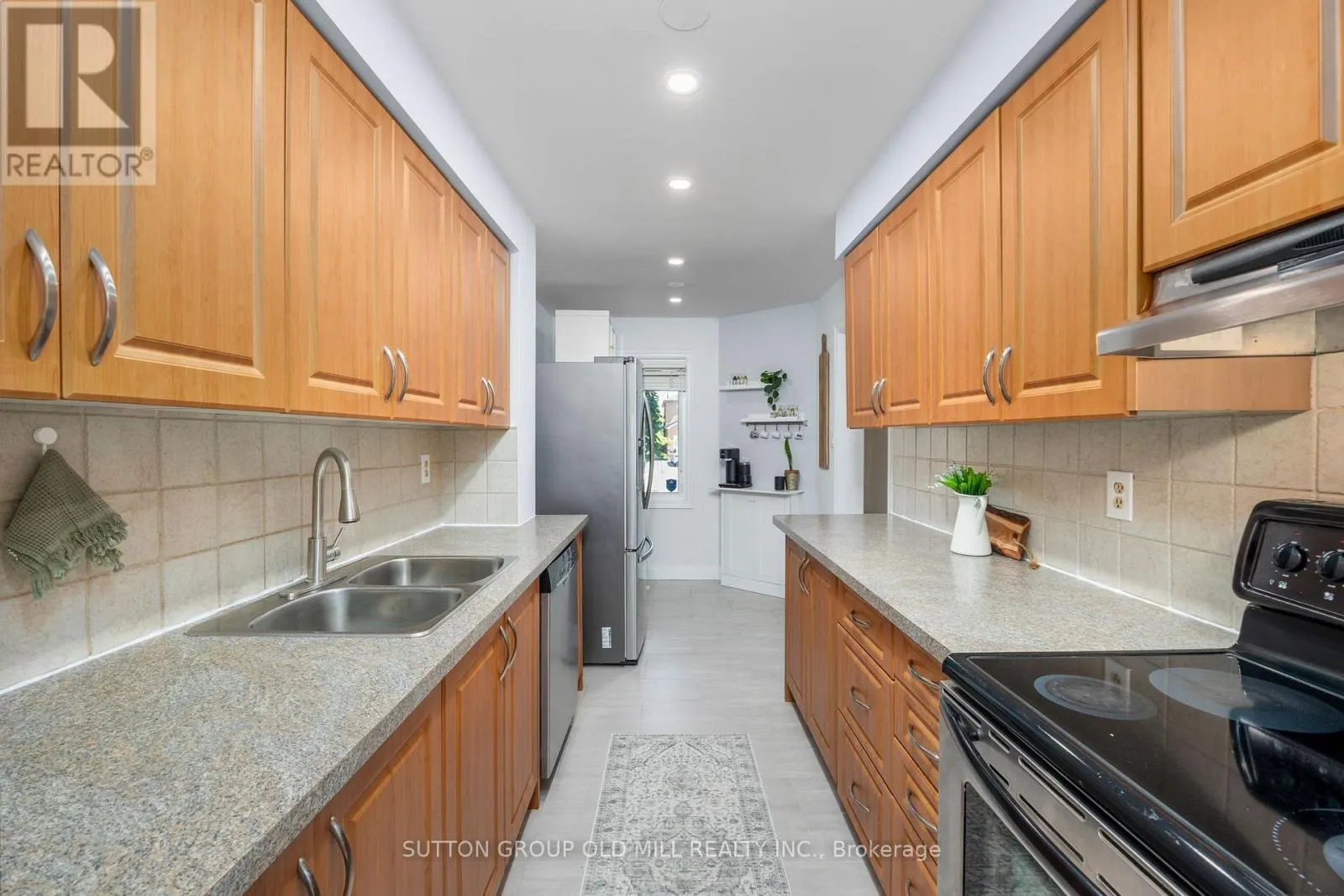 4336 LEE DRIVE