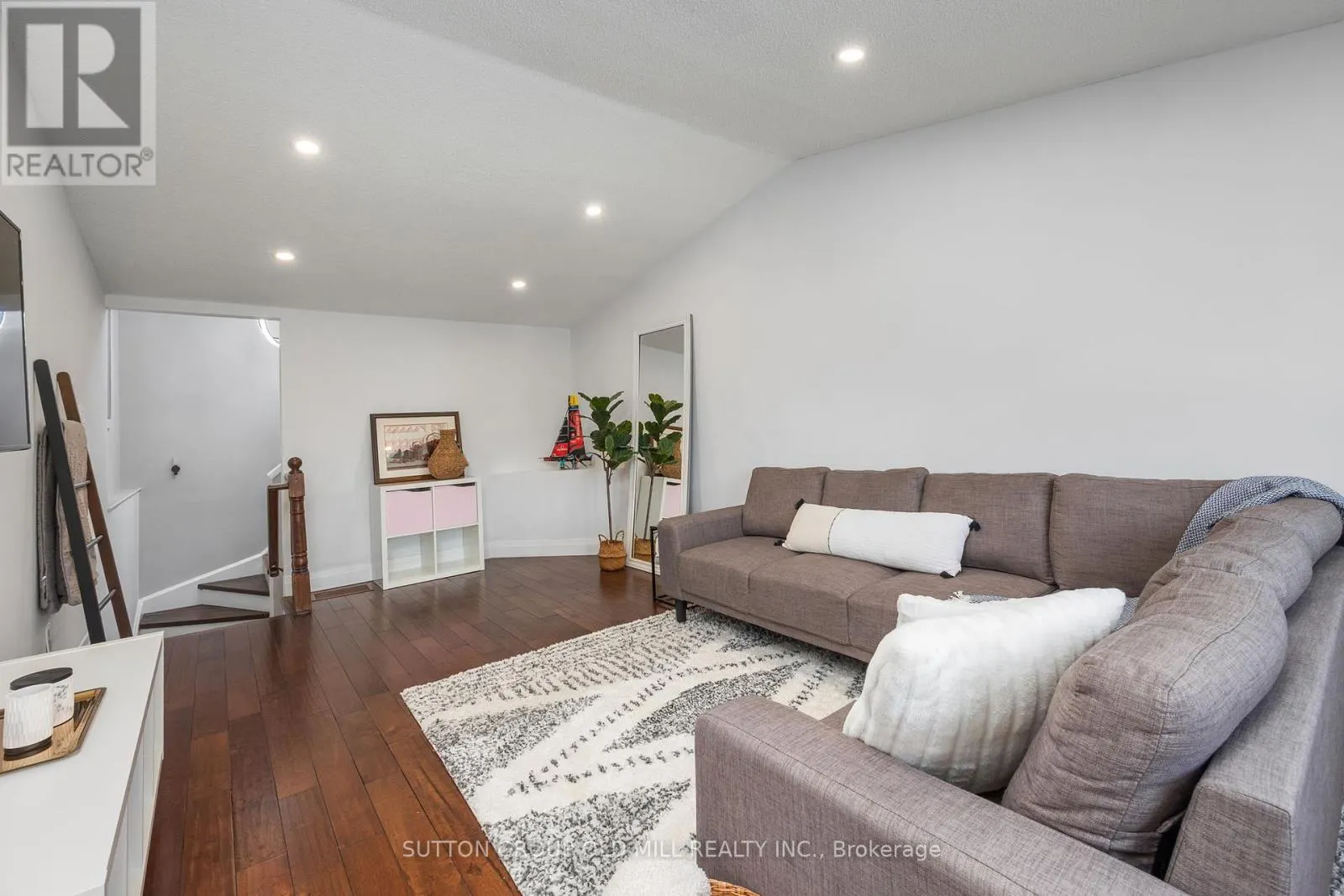 4336 LEE DRIVE