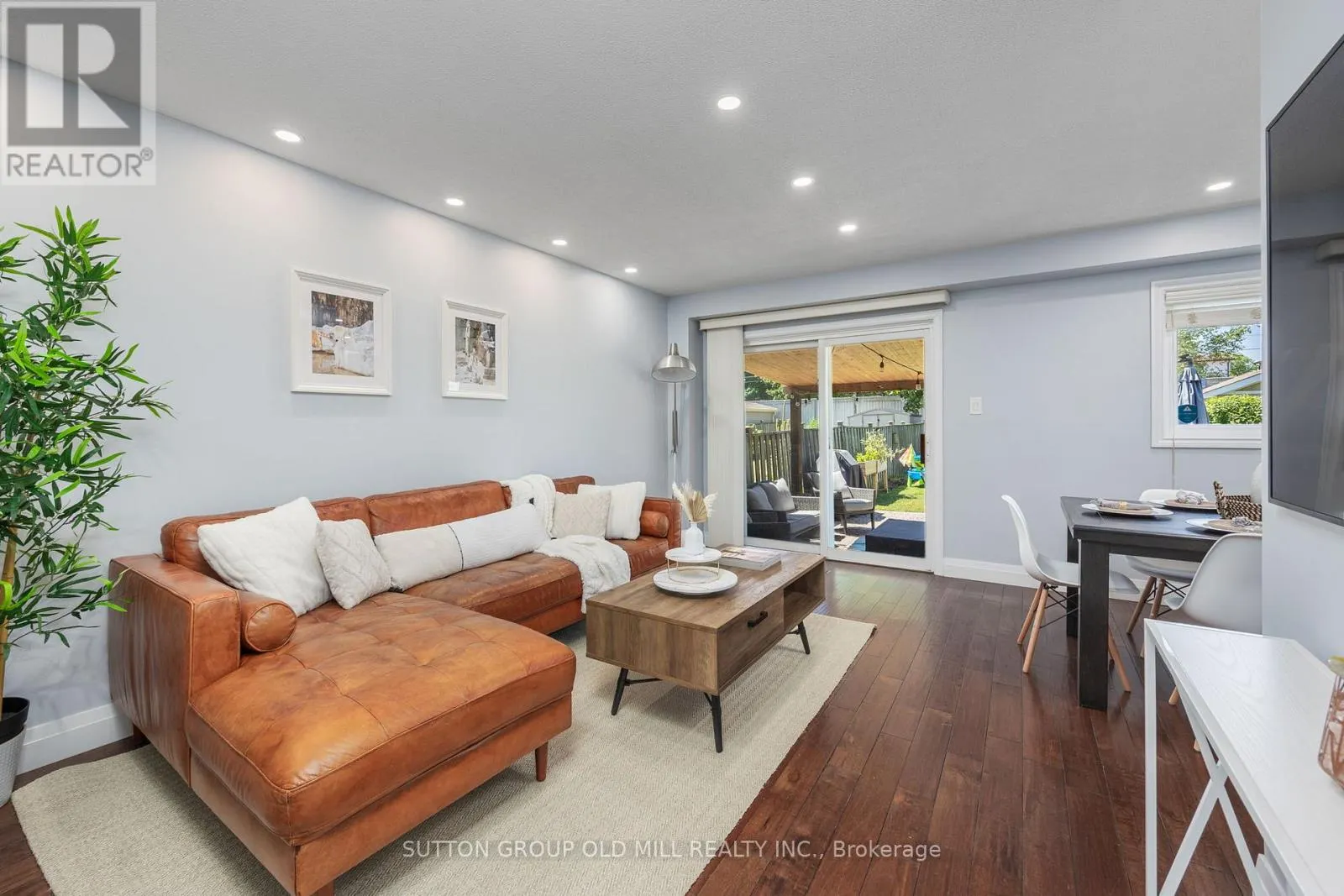 4336 LEE DRIVE
