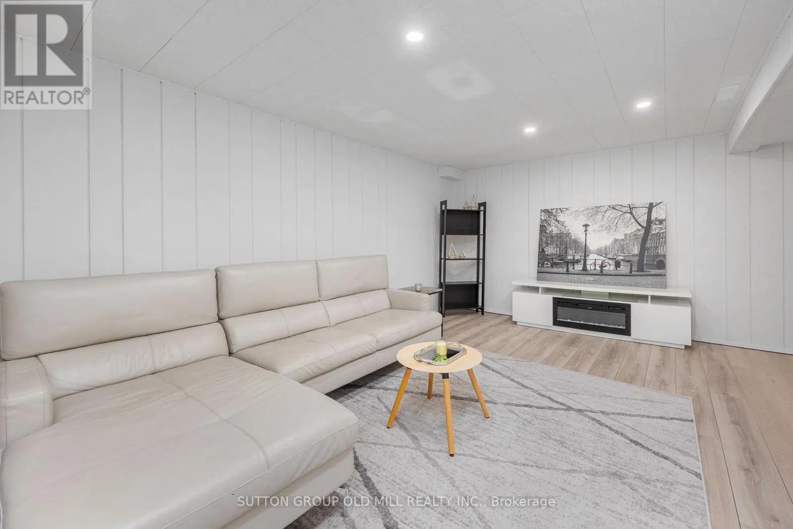 4336 LEE DRIVE