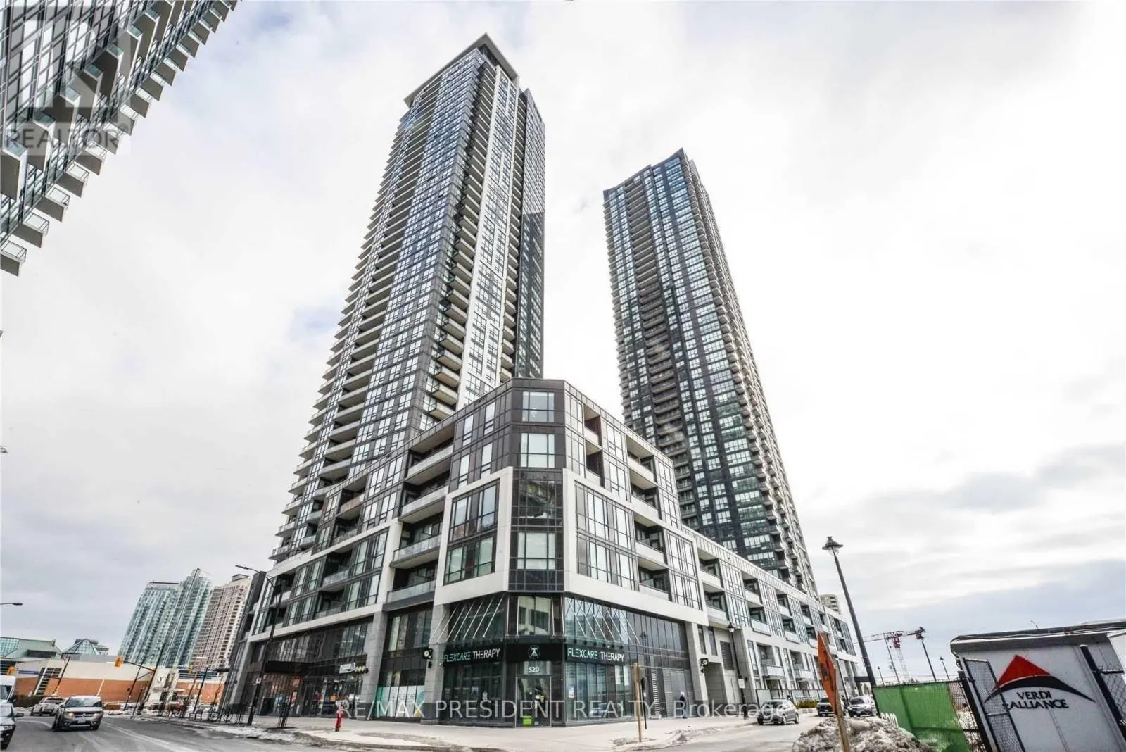 1502 - 510 CURRAN PLACE