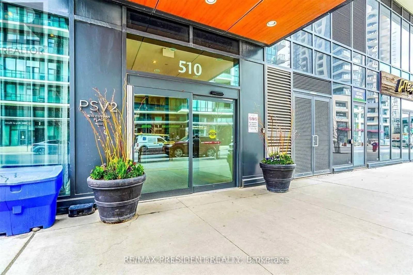 1502 - 510 CURRAN PLACE