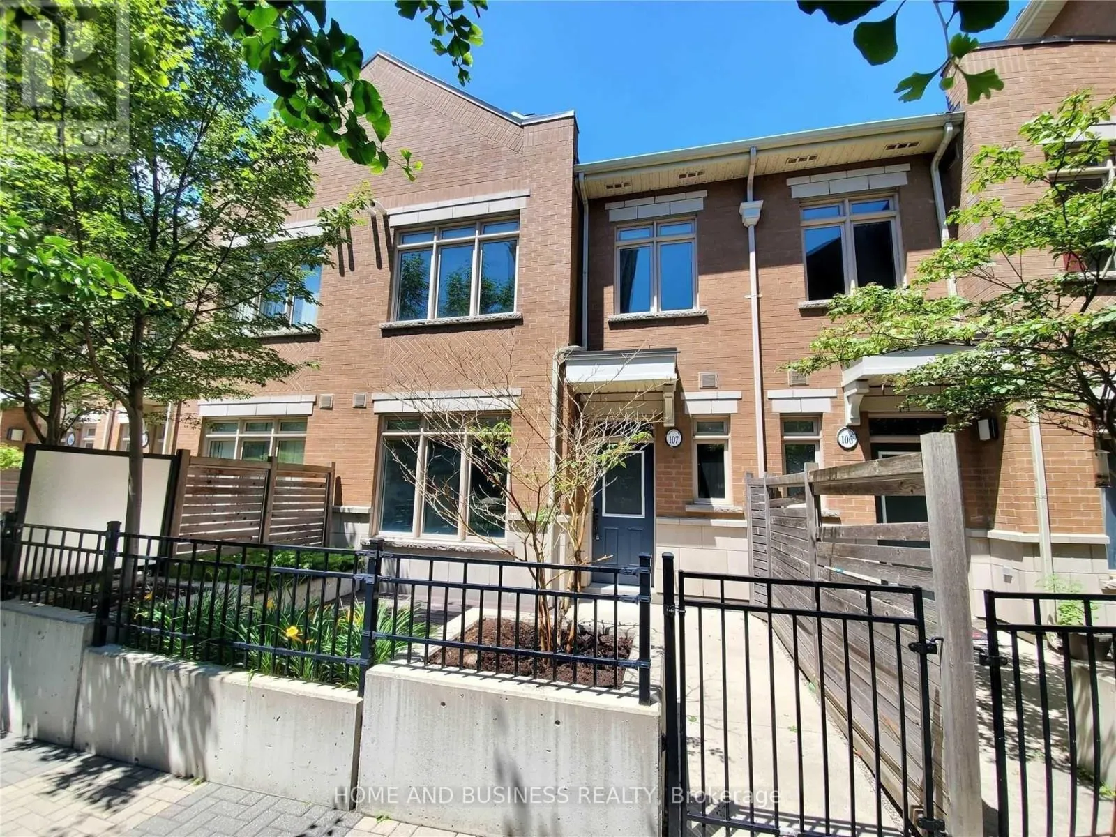 107 - 383 PRINCE OF WALES DRIVE