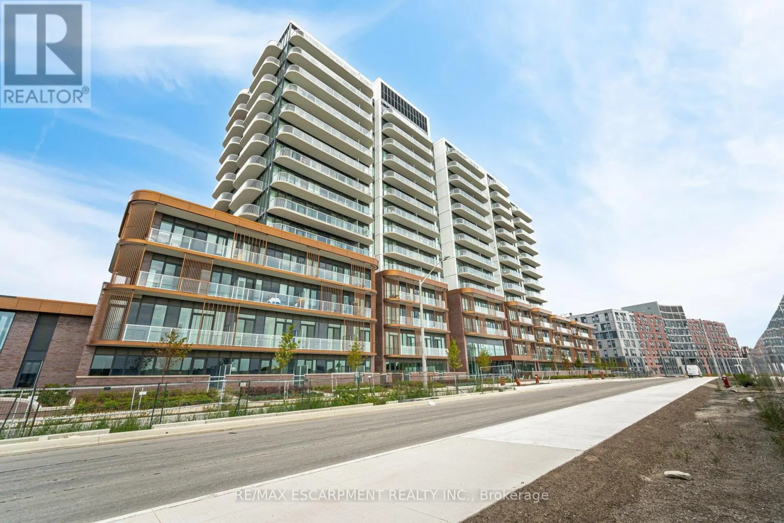 1411 - 220 MISSINNIHE WAY