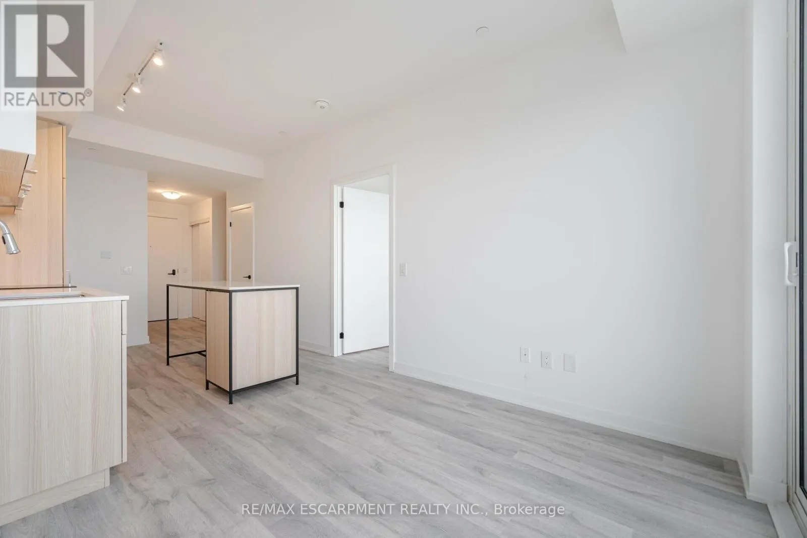 1411 - 220 MISSINNIHE WAY