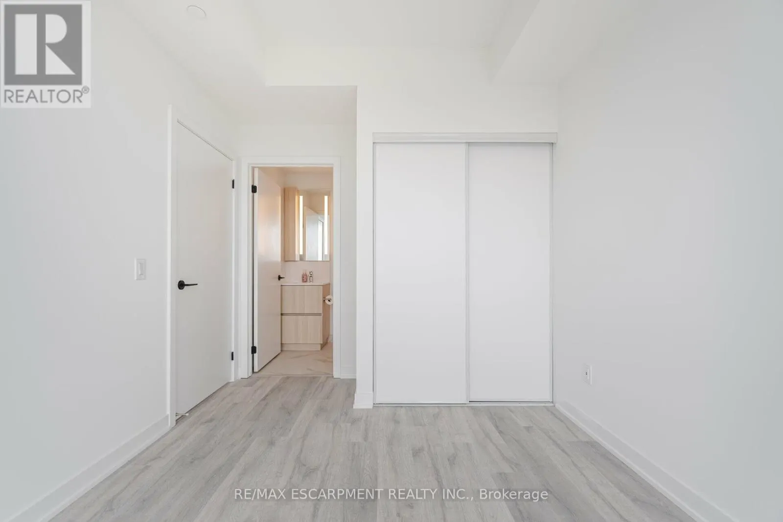 1411 - 220 MISSINNIHE WAY