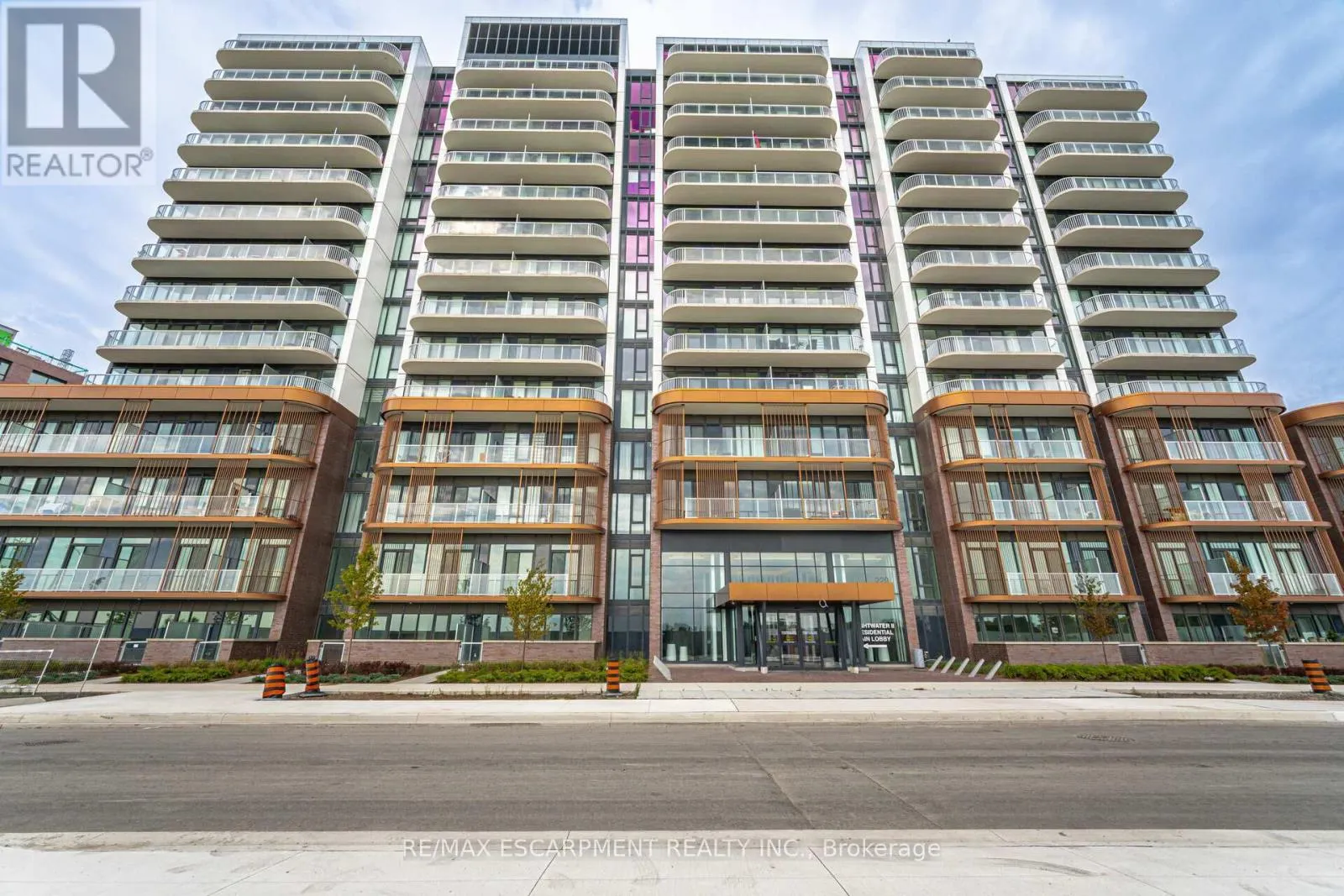 1411 - 220 MISSINNIHE WAY
