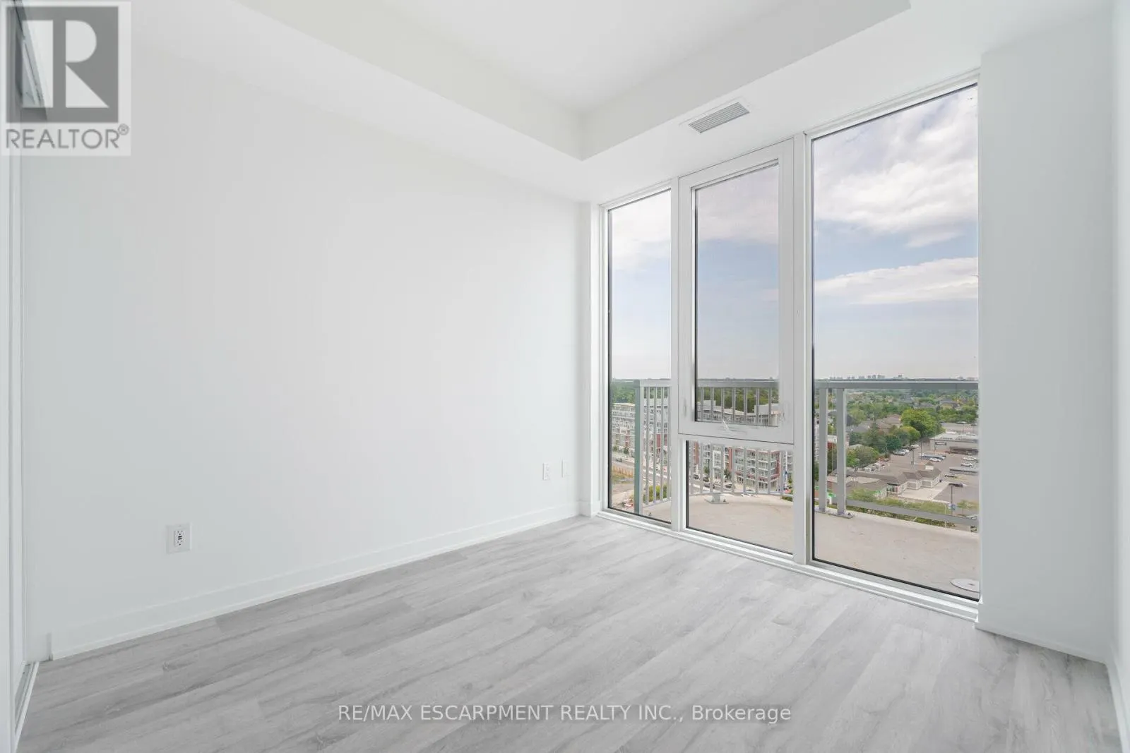 1411 - 220 MISSINNIHE WAY