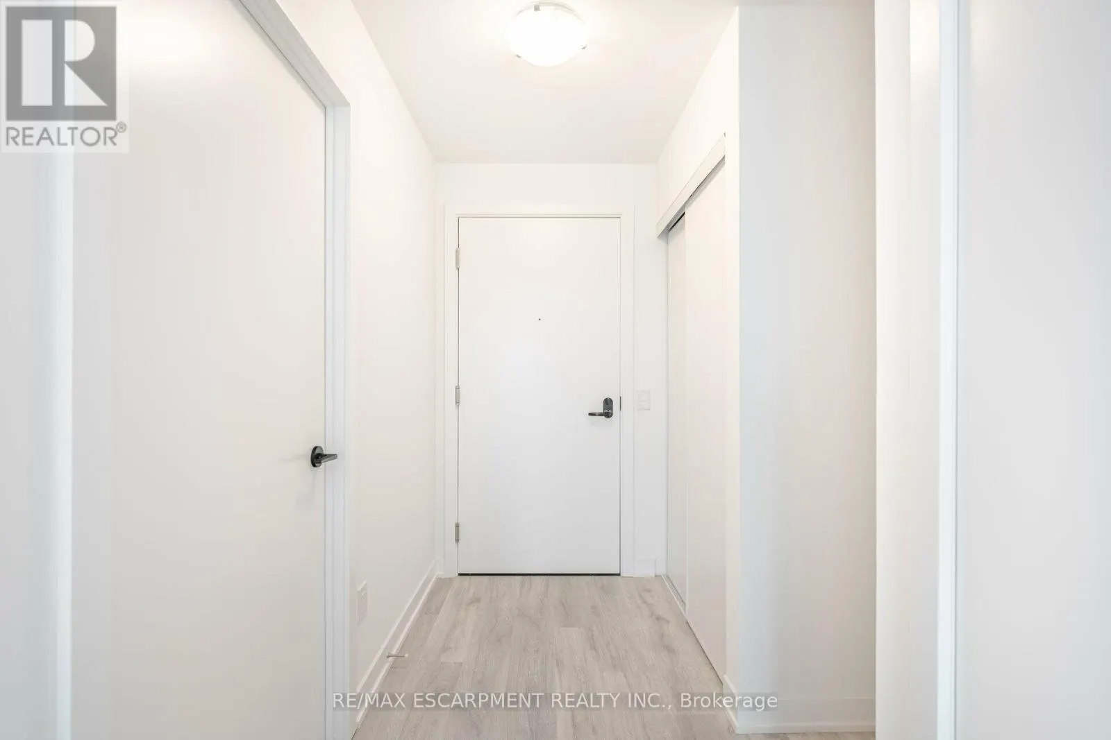 1411 - 220 MISSINNIHE WAY