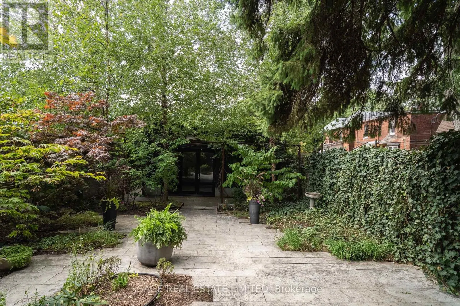 322 SORAUREN AVENUE