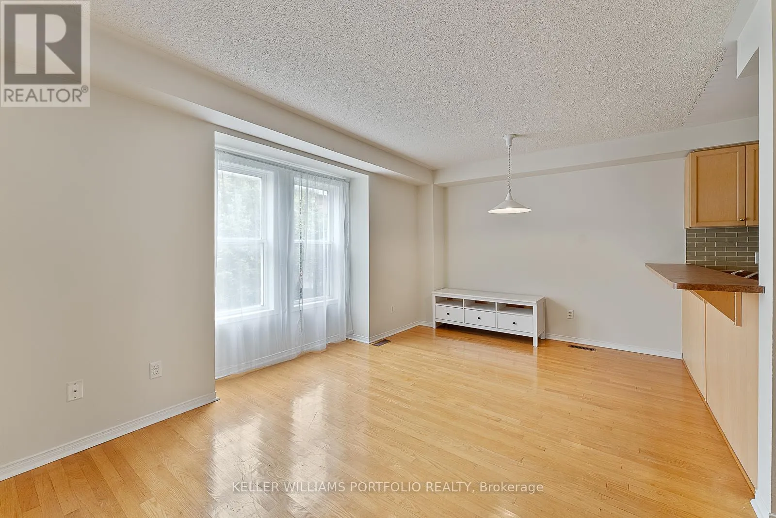 21 - 6860 MEADOWVALE TOWN CENTRE CIRCLE