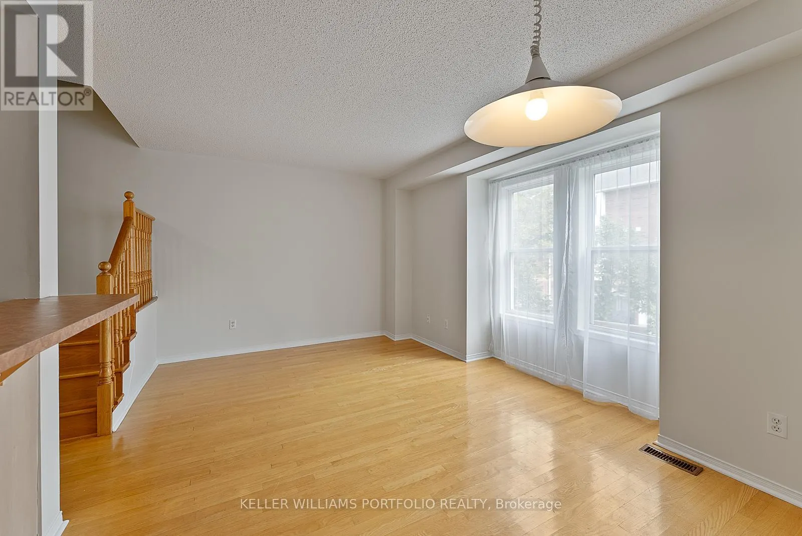 21 - 6860 MEADOWVALE TOWN CENTRE CIRCLE