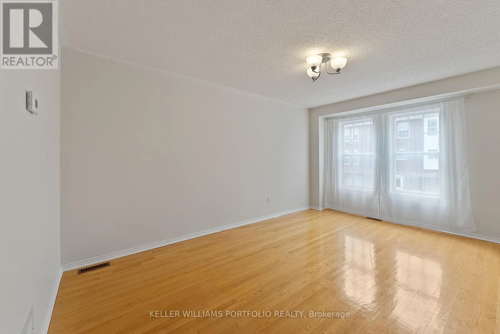 21 - 6860 MEADOWVALE TOWN CENTRE CIRCLE
