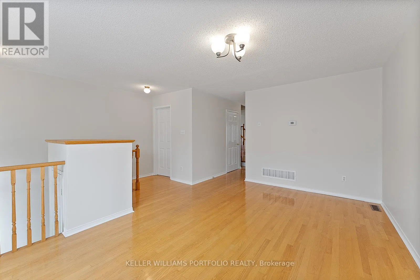 21 - 6860 MEADOWVALE TOWN CENTRE CIRCLE