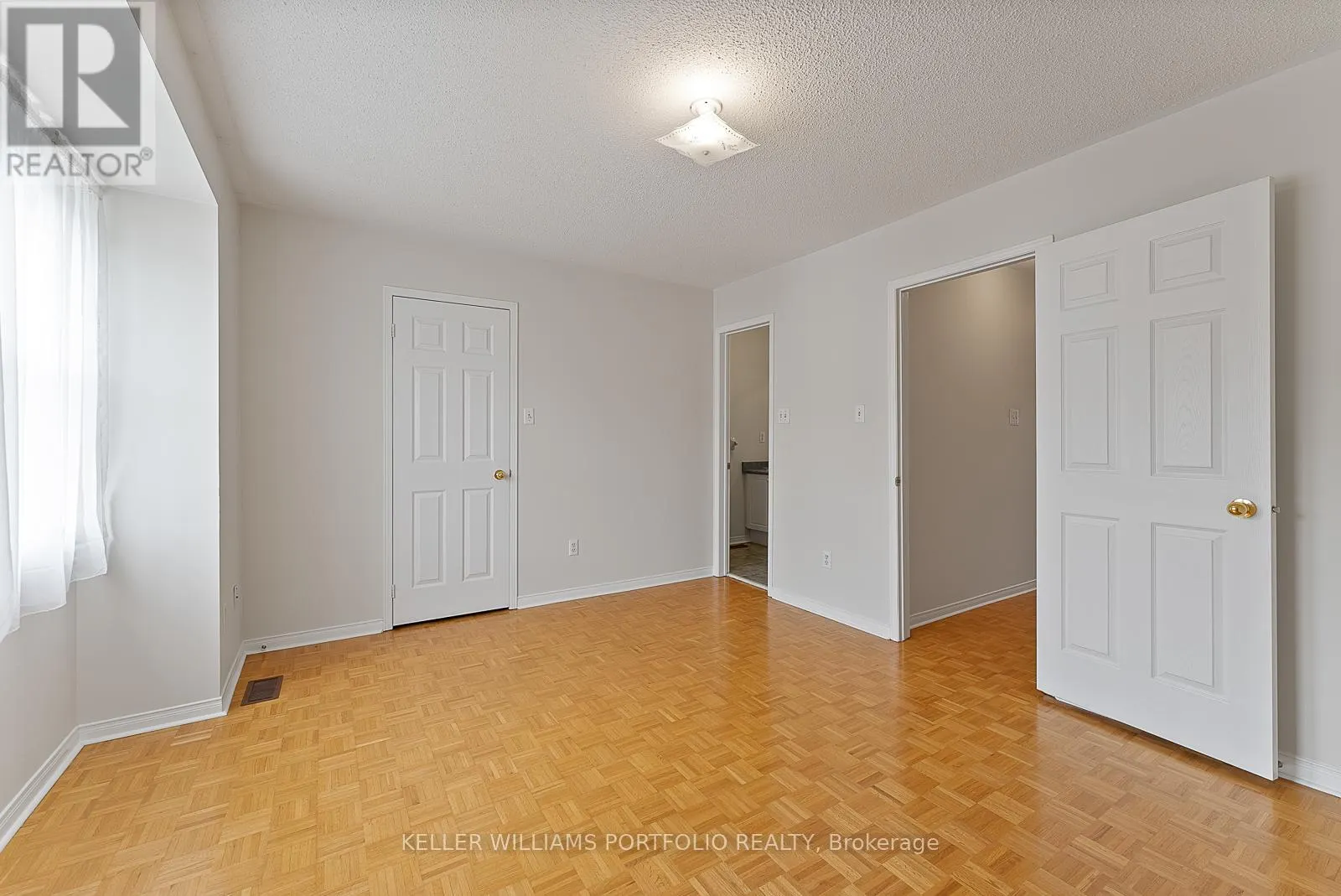 21 - 6860 MEADOWVALE TOWN CENTRE CIRCLE