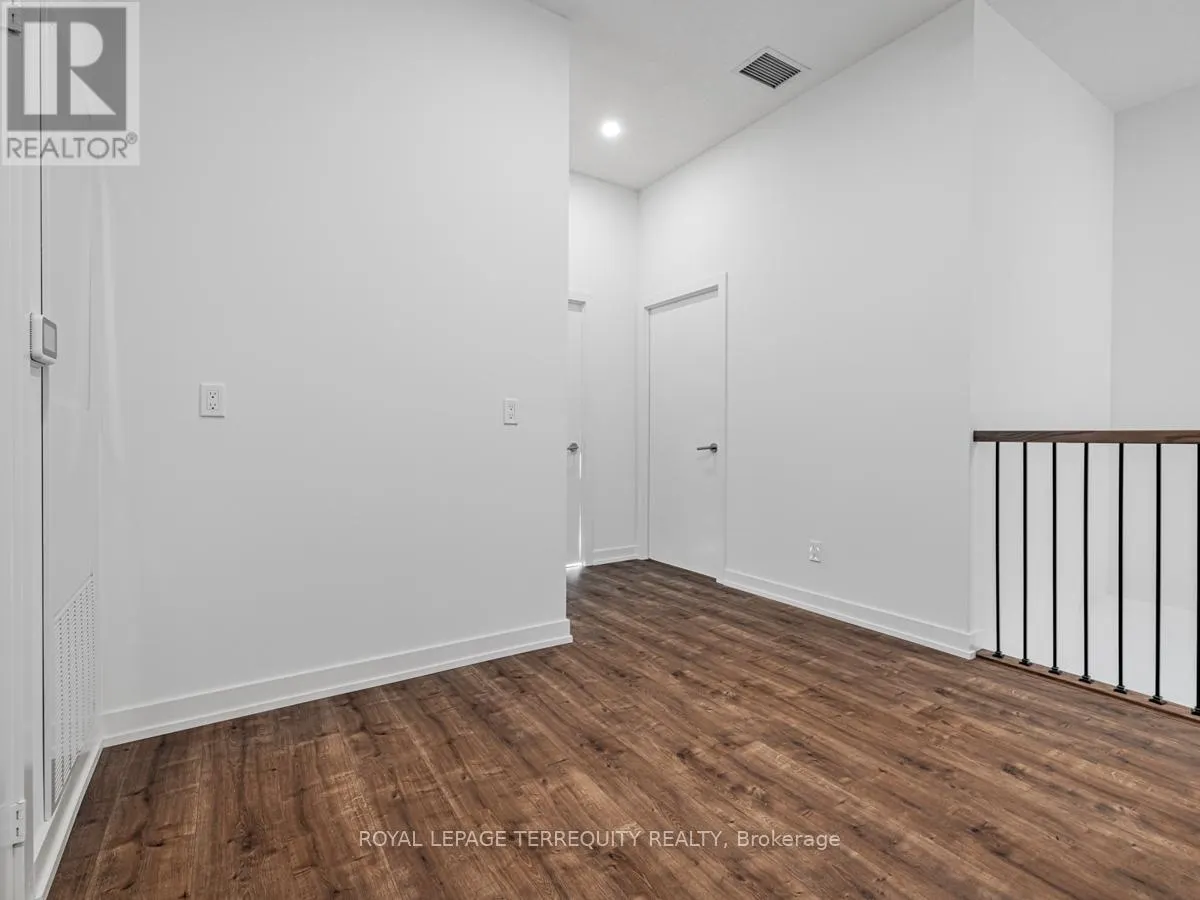 101 - 10 WILBY CRESCENT