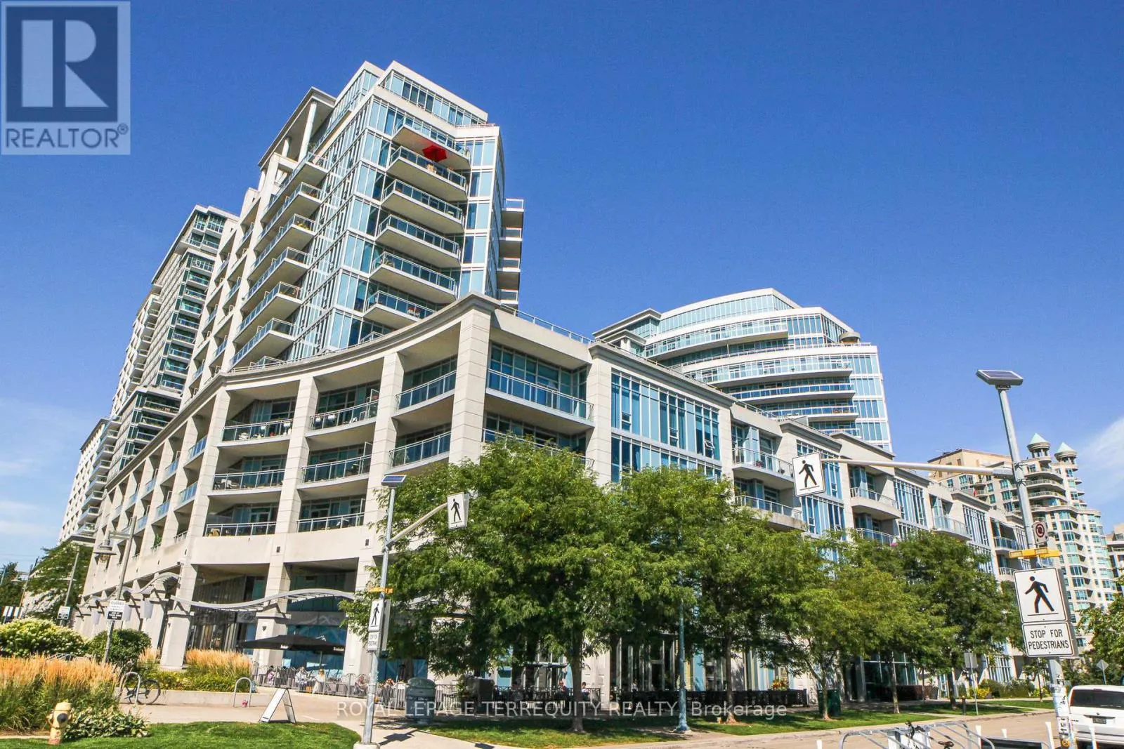 320 - 58 MARINE PARADE DRIVE