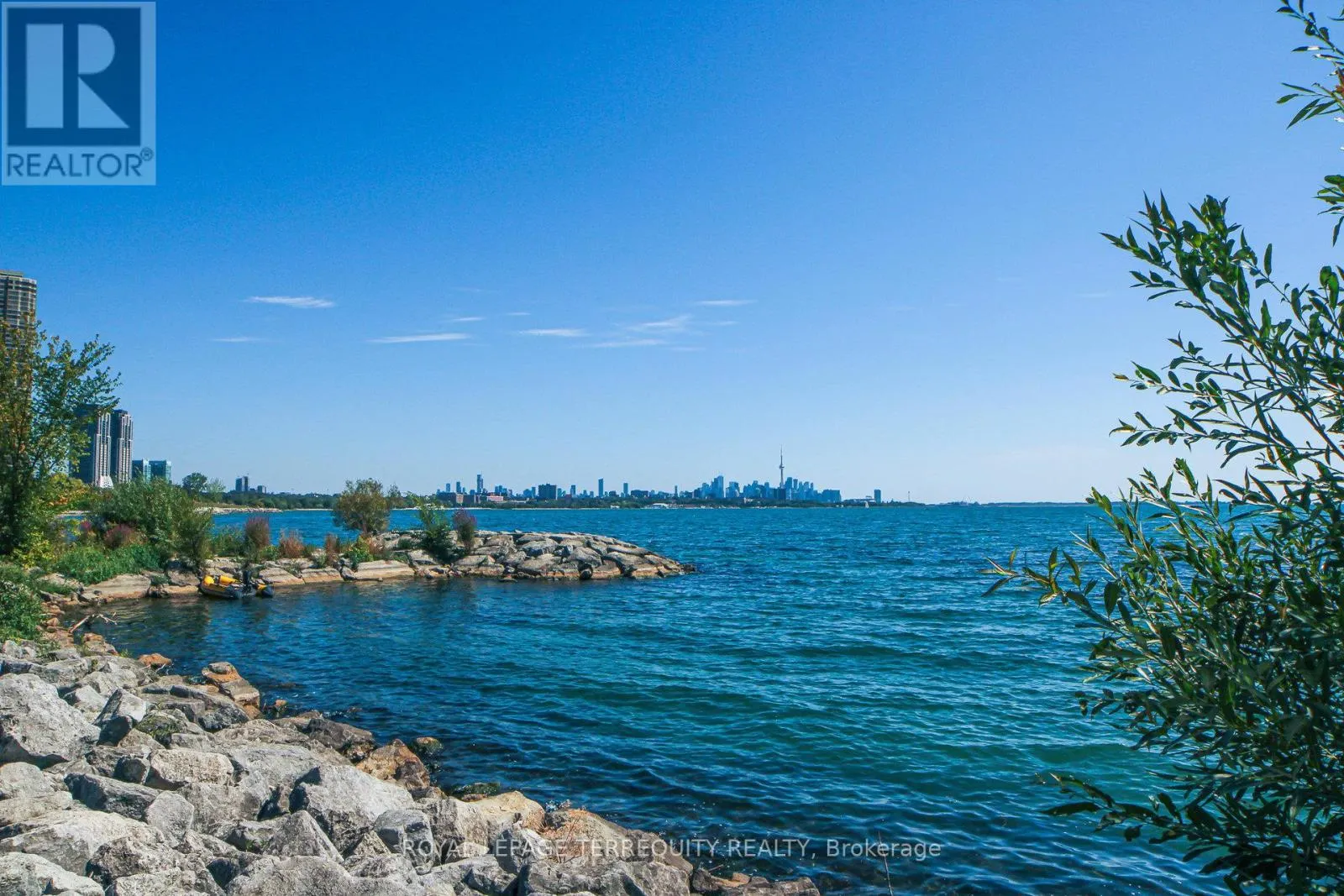 320 - 58 MARINE PARADE DRIVE