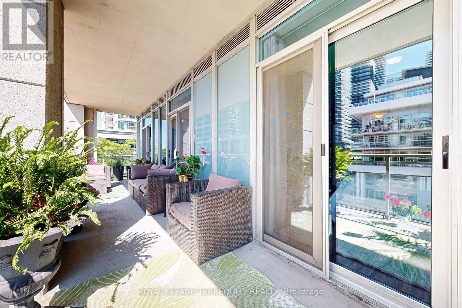 320 - 58 MARINE PARADE DRIVE