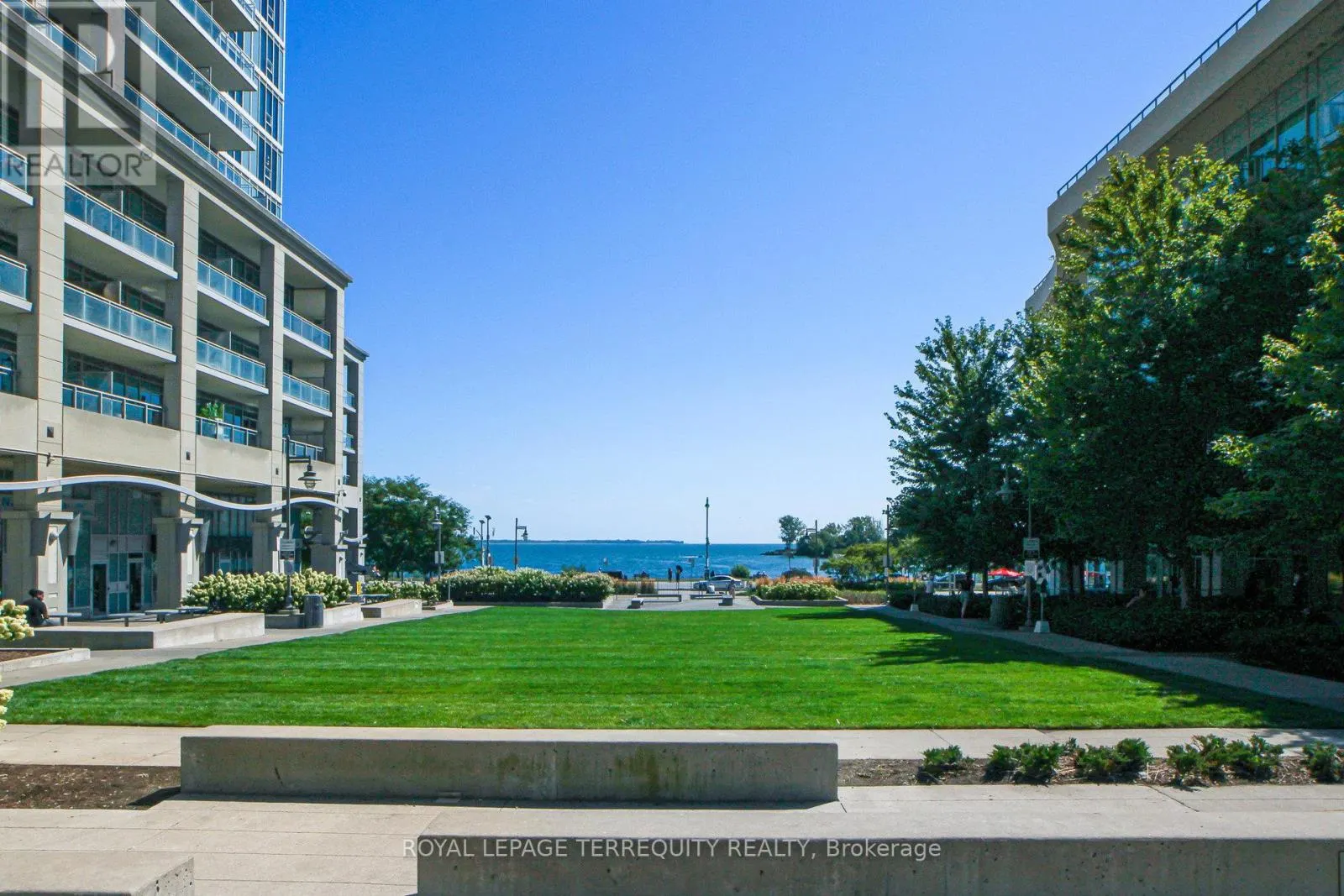 320 - 58 MARINE PARADE DRIVE