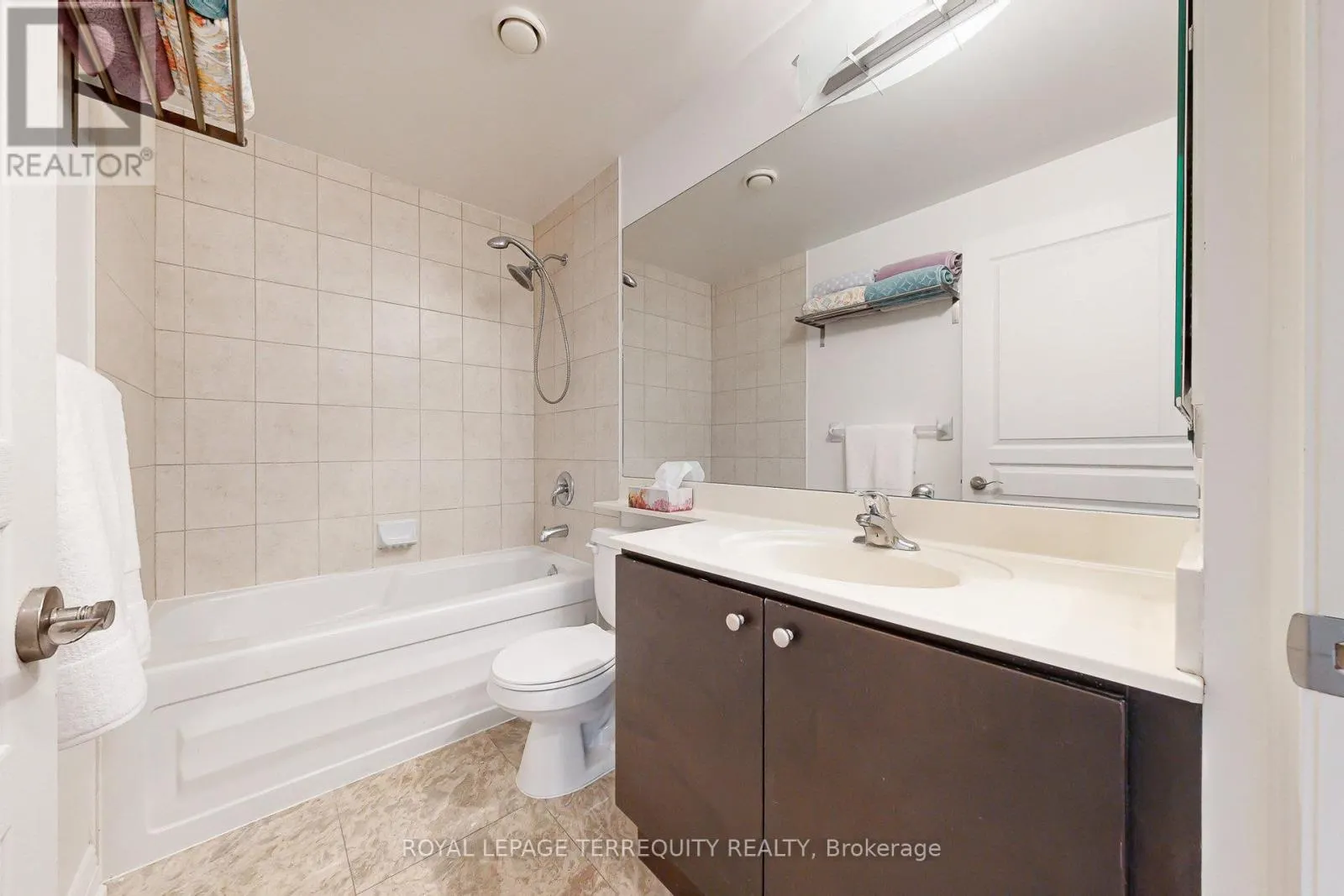320 - 58 MARINE PARADE DRIVE